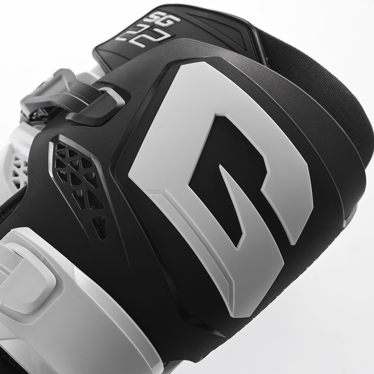 GAERNE SG22 BLACK/WHITE